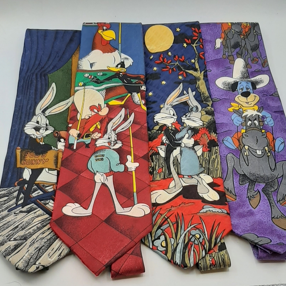 Lot of 4 RARE Looney Tunes Warner Brothers WB Ties Silk Italy Lot Novelty Ties